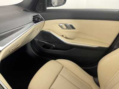 2023 BMW 3 Series, $33348. Photo 11