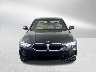 2023 BMW 3 Series, $33348. Photo 2