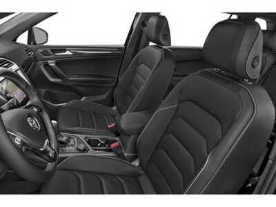 2021 Volkswagen Tiguan, $23848. Photo 12