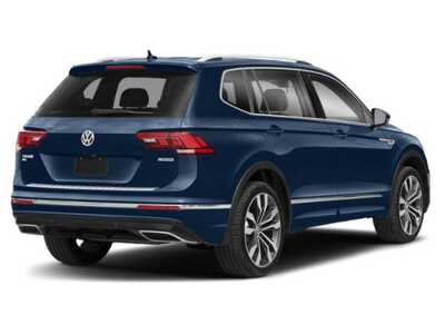 2021 Volkswagen Tiguan, $23848. Photo 2