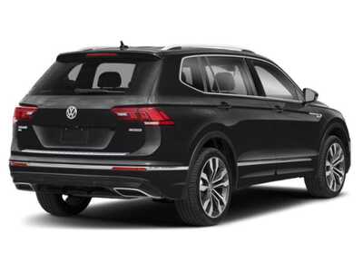 2021 Volkswagen Tiguan, $23848. Photo 5