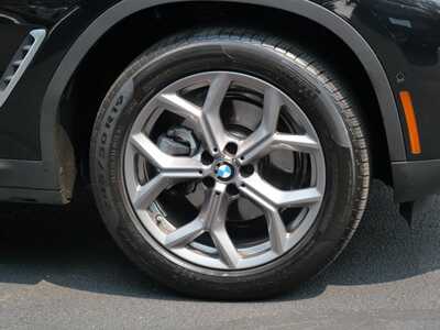 2024 BMW X4, $47348. Photo 6