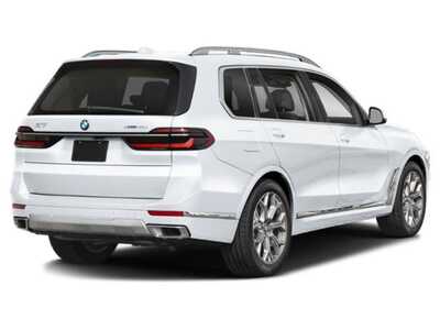2026 BMW X7, $0. Photo 2