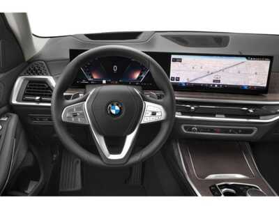 2026 BMW X7, $0. Photo 9