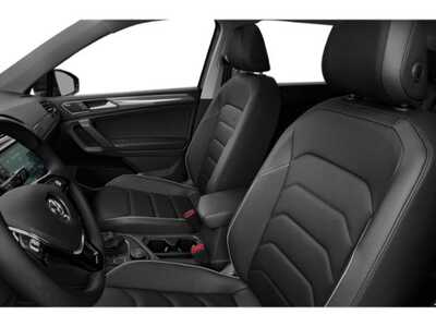 2019 Volkswagen Tiguan, $16848. Photo 12