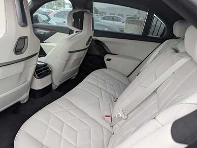 2027 BMW 7 Series, $121500. Photo 6