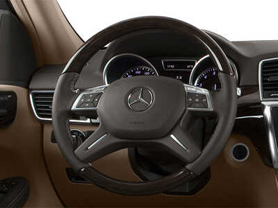 2013 Mercedes-Benz M-Class, $10848. Photo 9