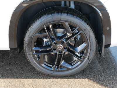 2026 Volkswagen Tiguan, $38676. Photo 4