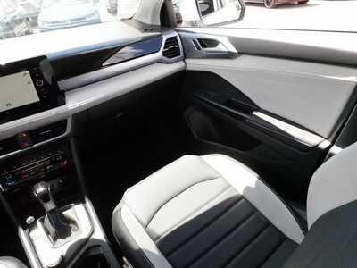 2025 Volkswagen Taos, $29348. Photo 11