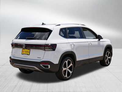 2025 Volkswagen Taos, $29348. Photo 7