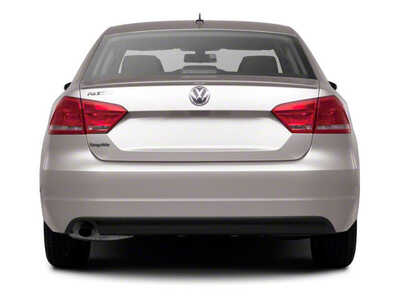 2013 Volkswagen Passat, $0. Photo 5