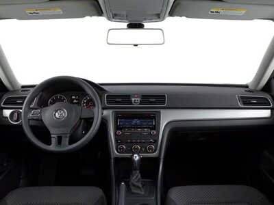 2013 Volkswagen Passat, $0. Photo 7