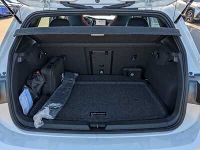 2024 Volkswagen Golf, $37348. Photo 12