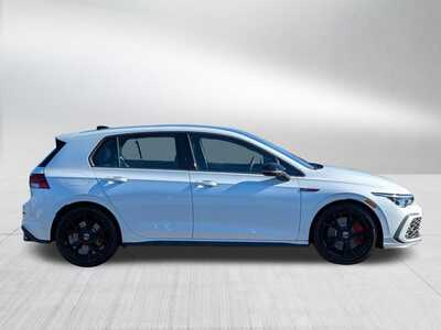 2024 Volkswagen Golf, $37348. Photo 8