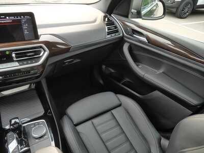 2022 BMW X3, $32848. Photo 11