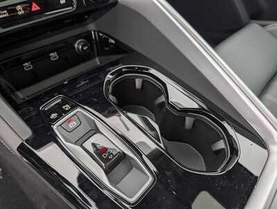 2025 Audi Q5, $62895. Photo 10