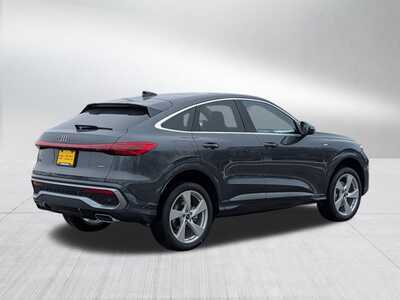 2025 Audi Q5, $62895. Photo 2