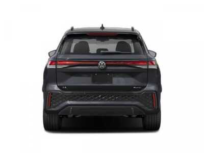 2026 Volkswagen Tiguan, $42226. Photo 8
