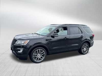 2017 Ford Explorer, $0. Photo 4