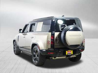2024 Land Rover Defender, $0. Photo 5