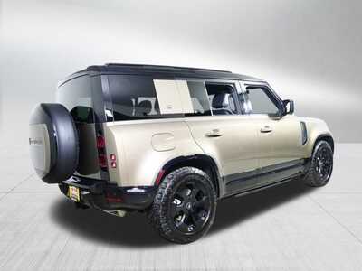 2024 Land Rover Defender, $0. Photo 7