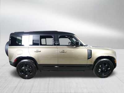 2024 Land Rover Defender, $0. Photo 8