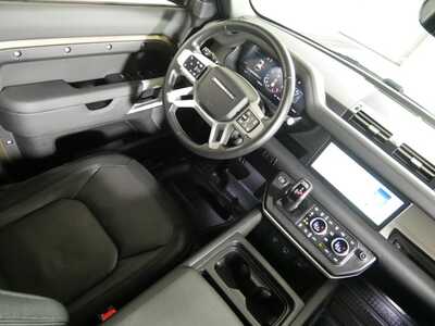 2024 Land Rover Defender, $0. Photo 9