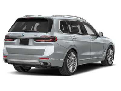 2027 BMW X7, $101550. Photo 2