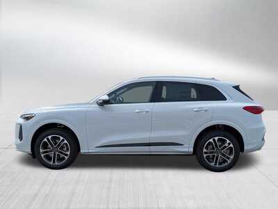 2026 Audi Q5, $57845. Photo 3