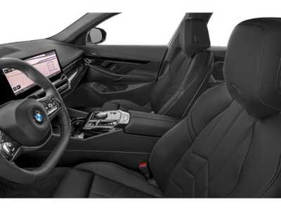 2024 BMW 5 Series, $40000. Photo 11