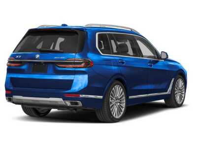 2027 BMW X7, $104030. Photo 2