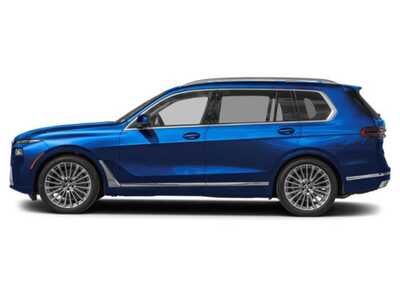 2027 BMW X7, $104030. Photo 3