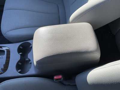 2012 Hyundai Santa Fe, $6690. Photo 10