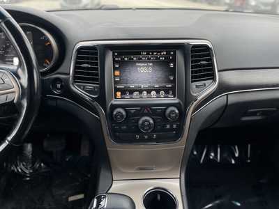 2015 Jeep Grand Cherokee, $10391. Photo 2