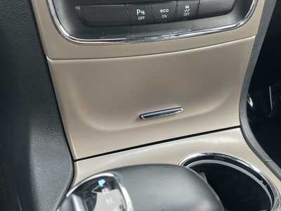 2015 Jeep Grand Cherokee, $10391. Photo 6