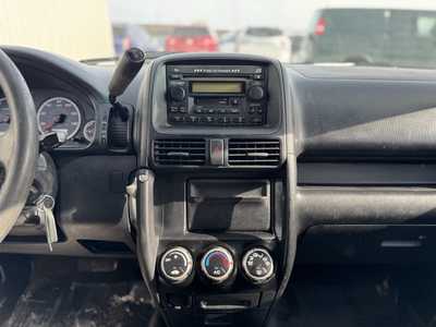 2002 Honda CR-V, $2990. Photo 2