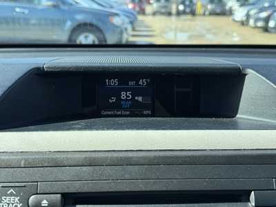2013 Toyota Sienna, $8590. Photo 3