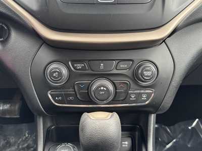 2015 Jeep Cherokee, $8490. Photo 7