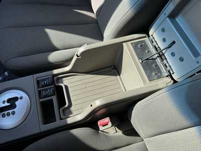2006 Mitsubishi Endeavor, $2990. Photo 10