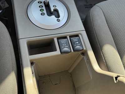 2006 Mitsubishi Endeavor, $2990. Photo 12