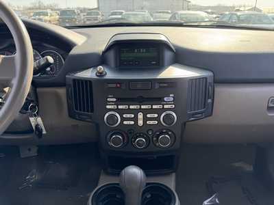 2006 Mitsubishi Endeavor, $2990. Photo 2