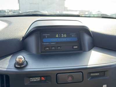 2006 Mitsubishi Endeavor, $2990. Photo 3