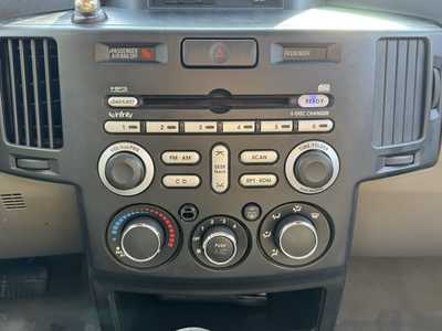 2006 Mitsubishi Endeavor, $2990. Photo 4