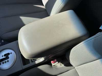 2006 Mitsubishi Endeavor, $2990. Photo 8