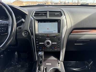2018 Ford Explorer, $16999. Photo 2