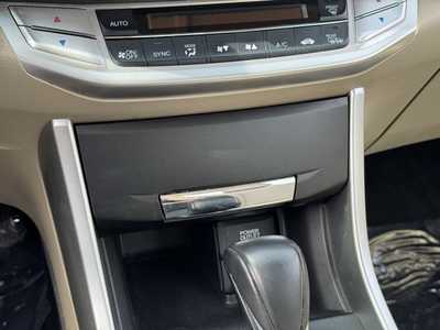 2013 Honda Accord, $8900. Photo 7