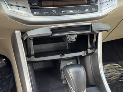 2013 Honda Accord, $8900. Photo 8