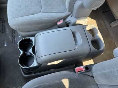 2004 Toyota Sienna, $4690. Photo 12