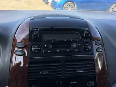 2004 Toyota Sienna, $4690. Photo 3