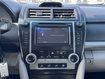 2014 Toyota Camry, $8691. Photo 3
